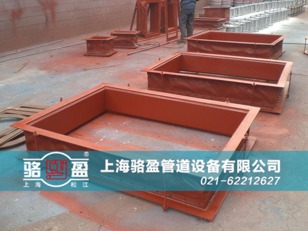 香港機(jī)場矩形非金屬<a href=http://m.z425.cn target=_blank class=infotextkey>補(bǔ)償器</a>噴涂環(huán)節(jié)